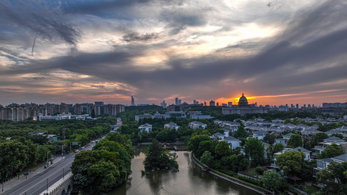 秦淮区,南京市辖区,位于南京中部,主城东南,总面积49