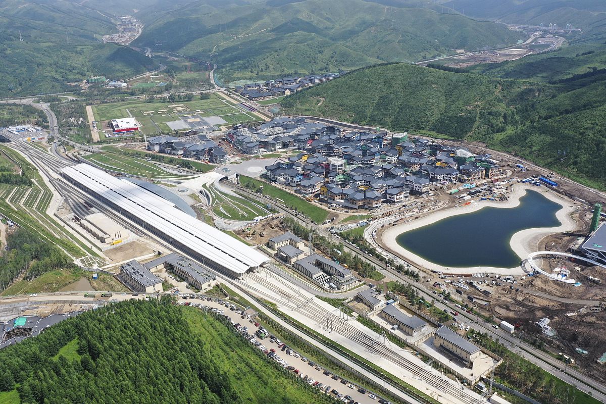 成都高铁职业学校竞争压力大吗？选择高铁专业，你还有其他机会！