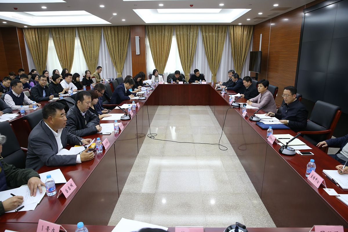 市场监管总局召开个体工商户座谈会，关注其经营现状并呼吁解决困难