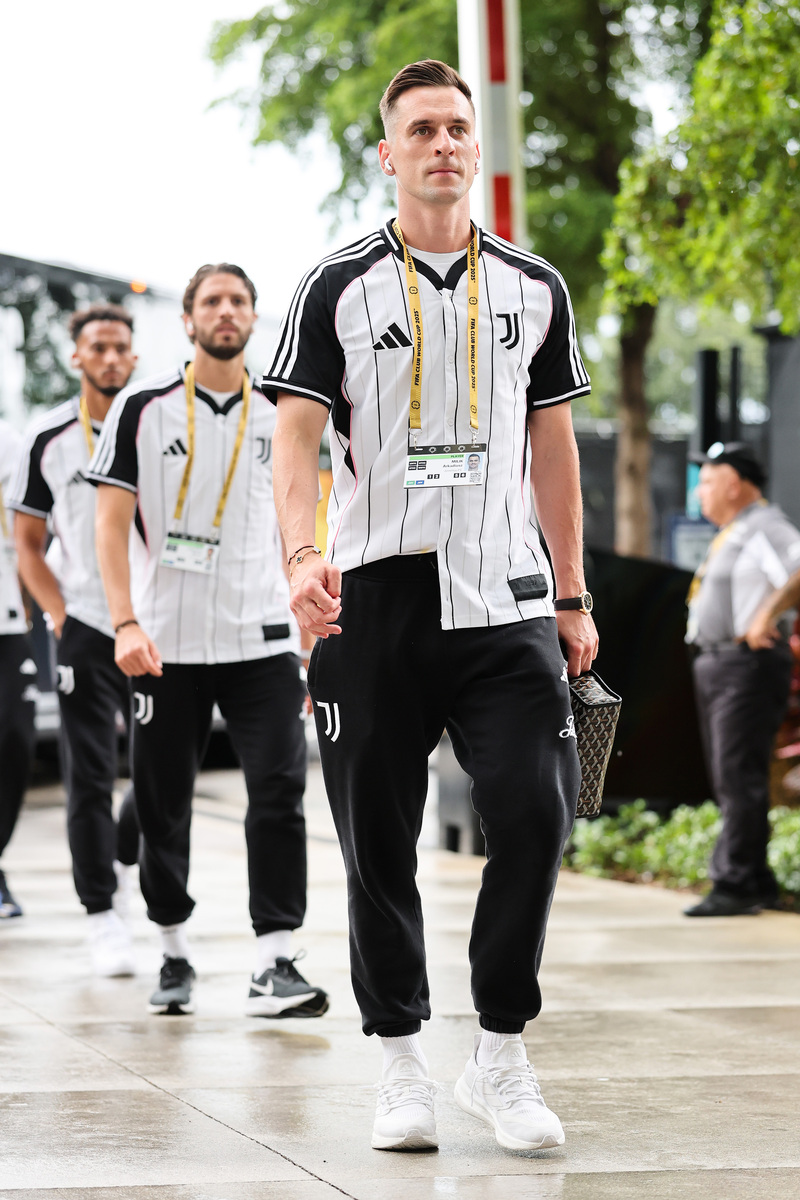 阿迪达斯的T恤在美国哪些人喜欢穿