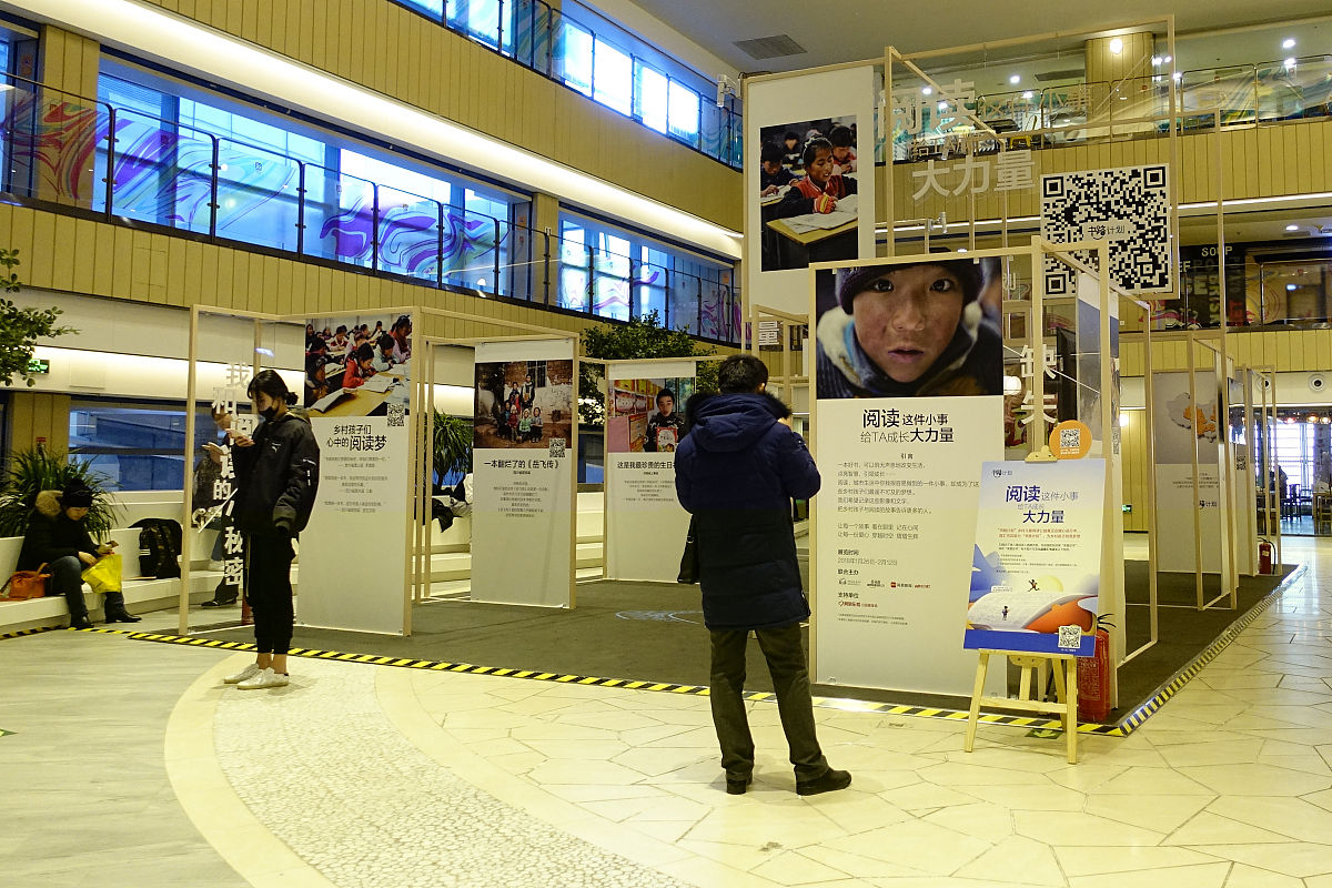 四川联合经济学院电子信息工程专业课程介绍 - 未来科技人才的摇篮