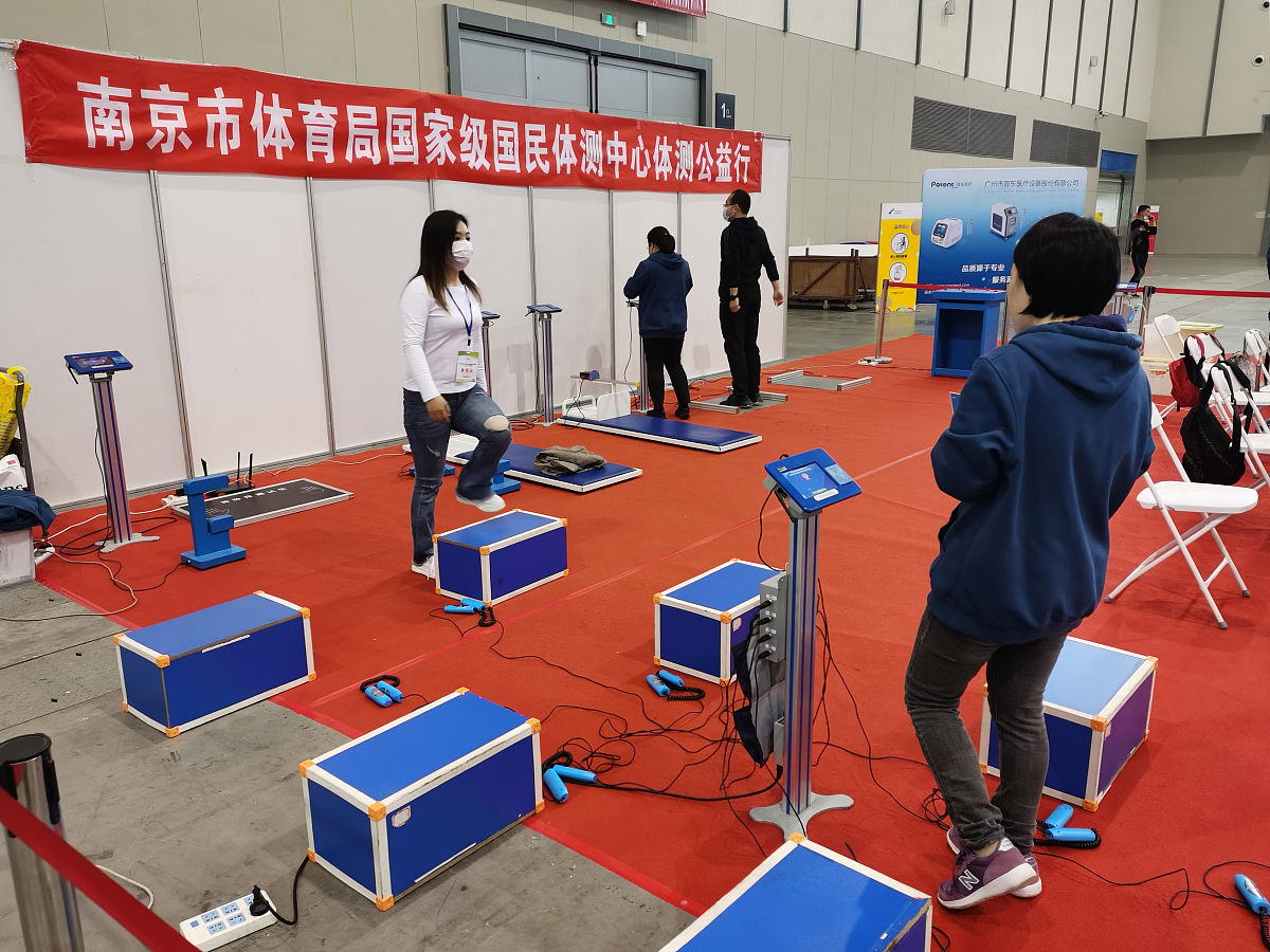 结合运动专项说明耐力训练的基本要求。