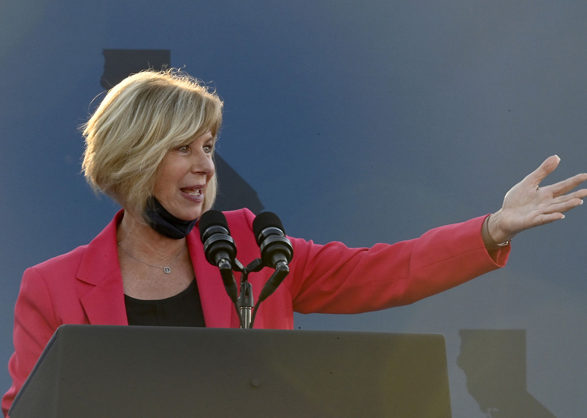 初恋男友的兄弟说我条件好了不起？别被影响，自信面对！