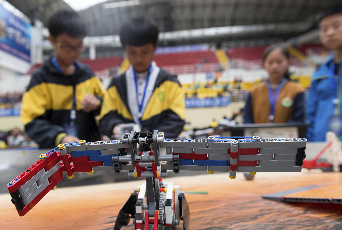 贵州省学校读机器人专业去哪所学校好呢？