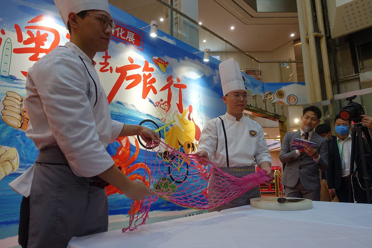 攀枝花经贸旅游学校市场营销专业招生学制：四年制，注重理论与实践