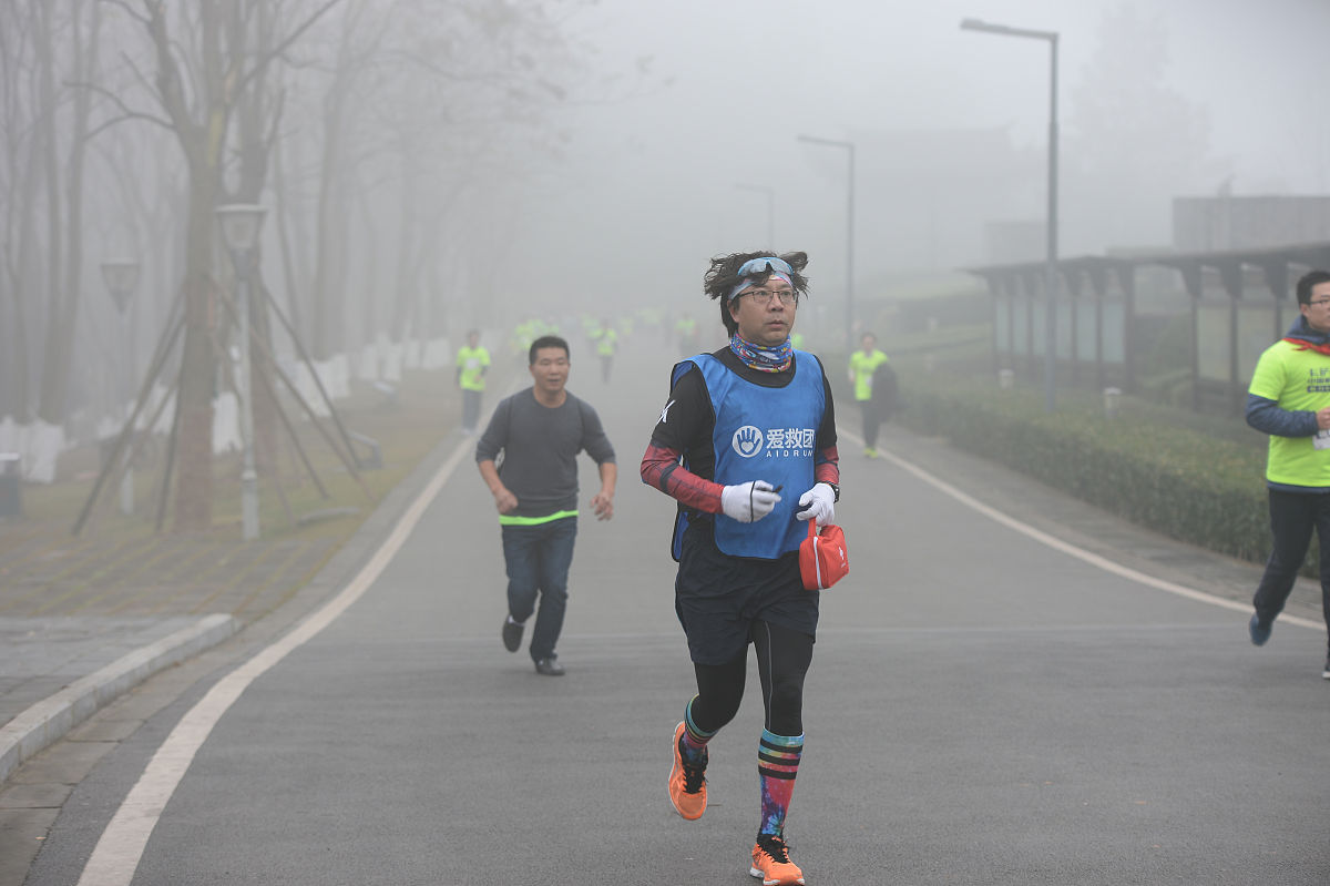 2022年里斯本马拉松中的迷雾天气