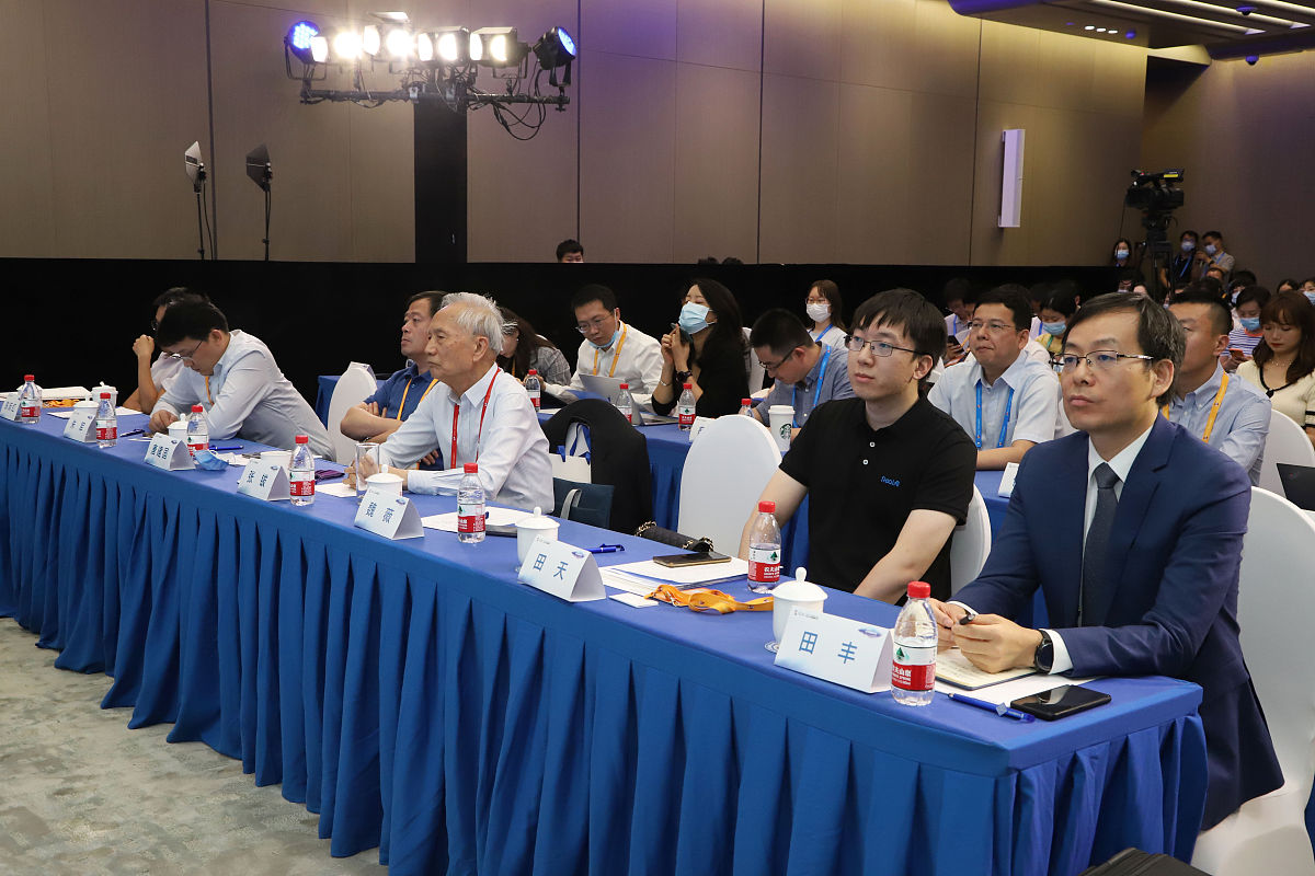 内蒙古自治区政府驻上海办事处主任在上海内蒙古商会理事会议上的致辞