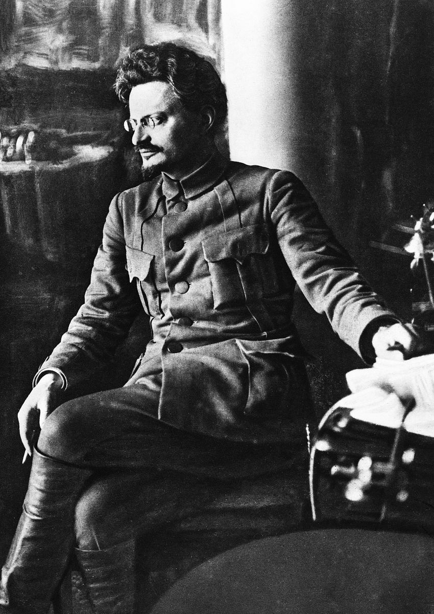 以音乐走进初中历史课堂展现历史学科的魅力为主题编写一篇学术论文字数2000以上。要体现音乐在历史教学中的作用