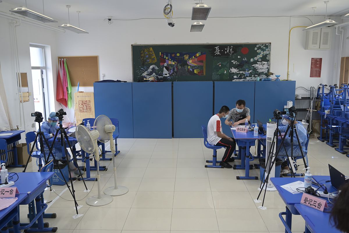 荆州商务英语学校机电技术应用专业就业前景及招生条件
