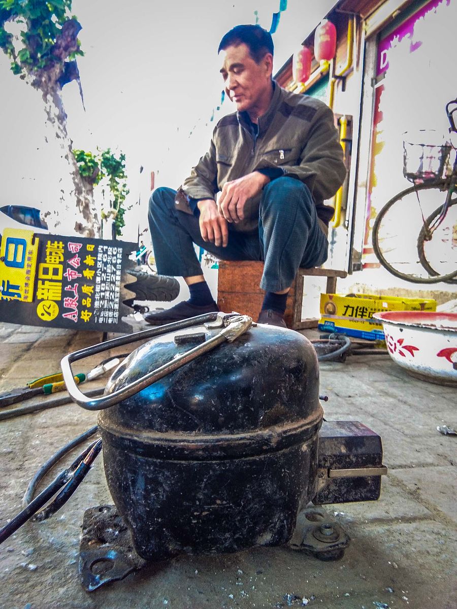 热爱生活、勤劳吃苦、善于沟通：我的个人简介