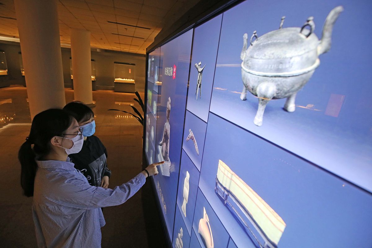 大学生参观科学家精神教育基地感悟：传承创新，开拓未来