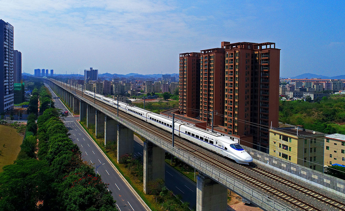 珠海到成都高铁中转路线：最优路线及其他选择