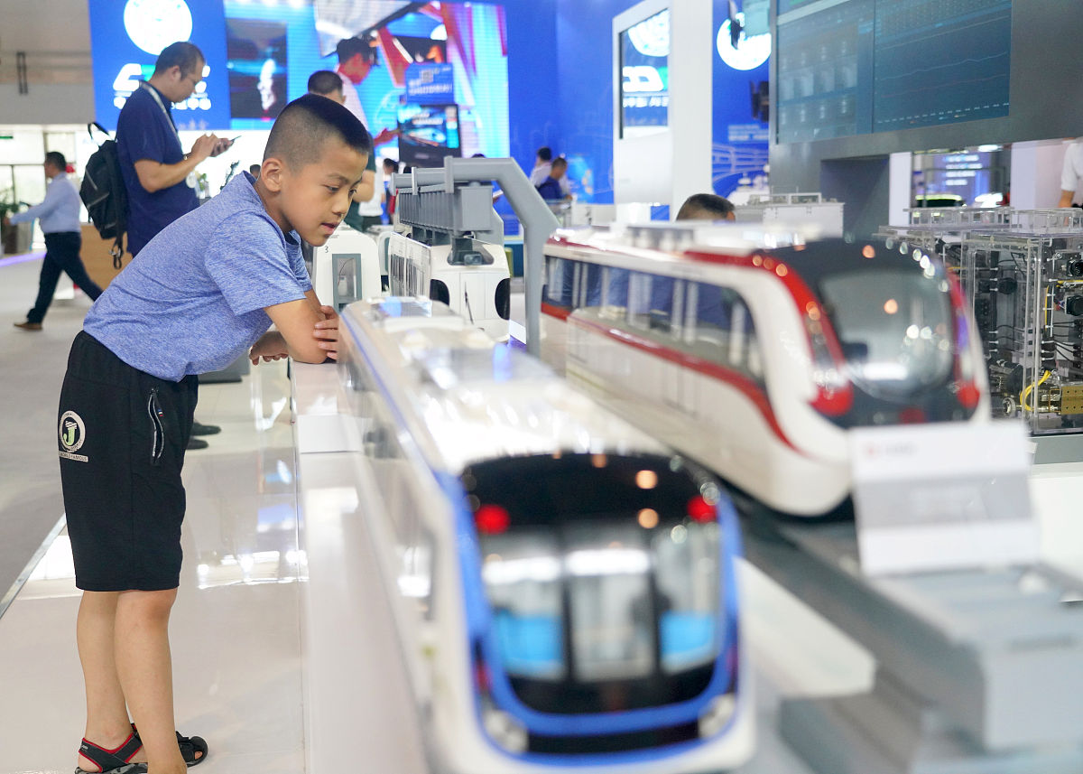 高铁乘务未来趋势：个性化、智能化、人性化、环保