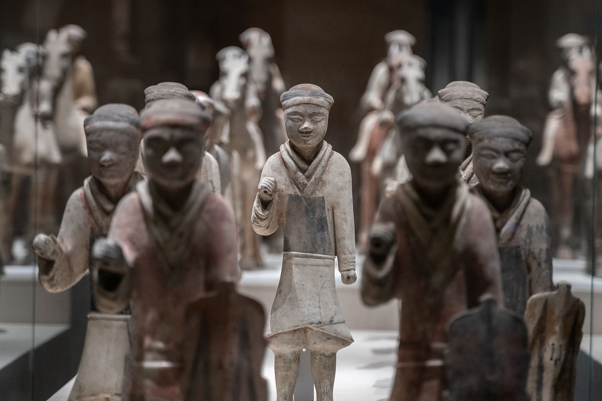 西汉汉兵马俑文献资料：历史与文化价值