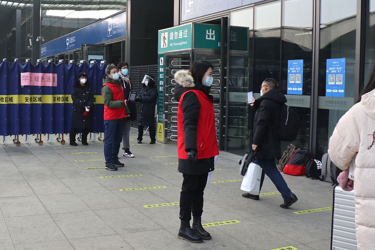 成都地铁安检专业：育华职业学校培养地铁安全人才
