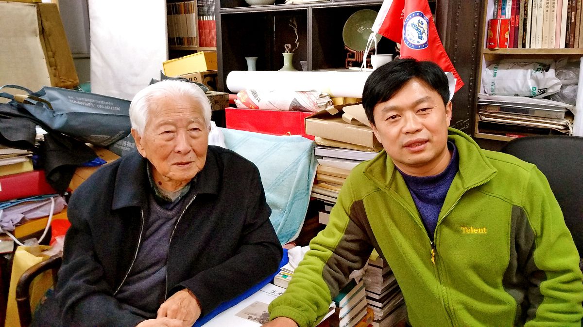 2018年11月8日,96岁高龄的故宫文物鉴定专家耿宝昌,在故宫博物院他的
