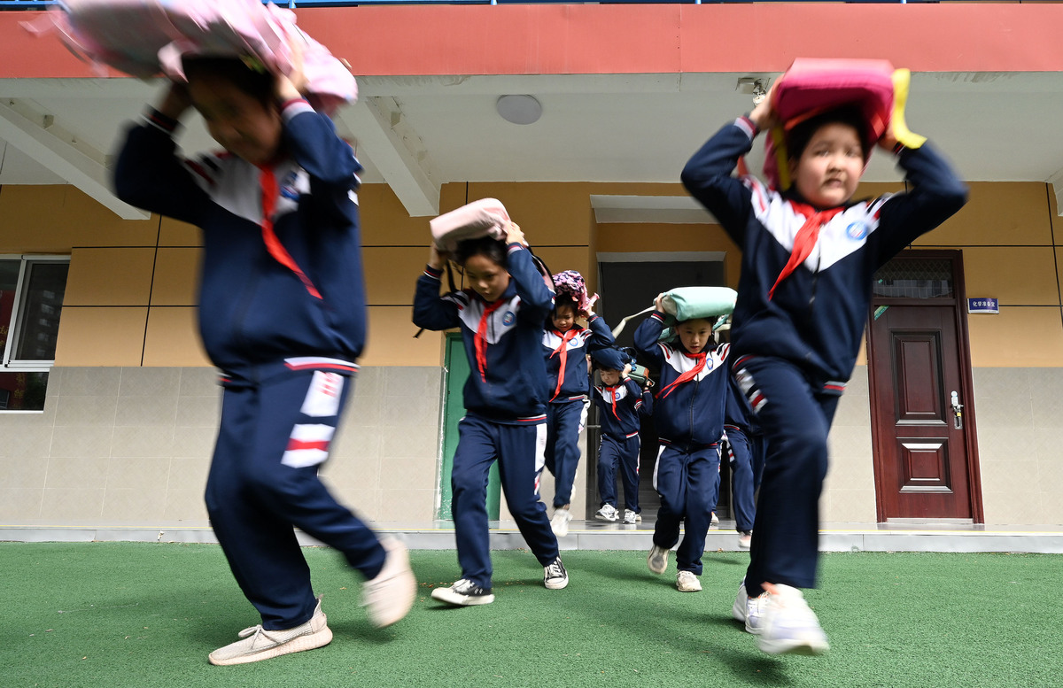 202<strong>1</strong>年10月12日,河北省邯郸市邯山区滏河学校的学生在