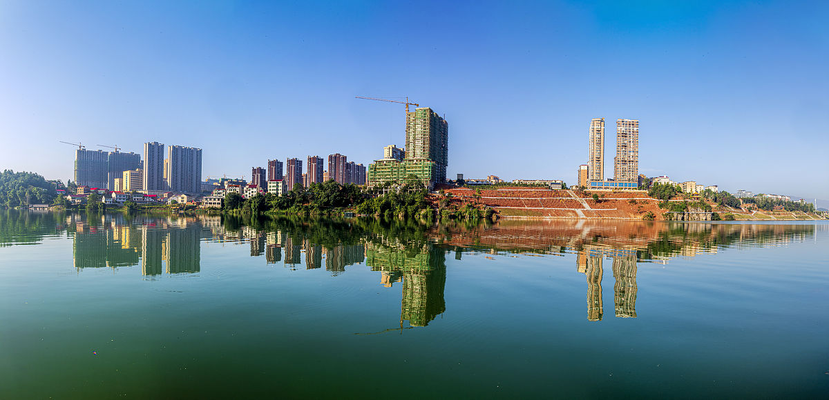 2021年6月5日,湖南新邵酿溪镇城市风光.