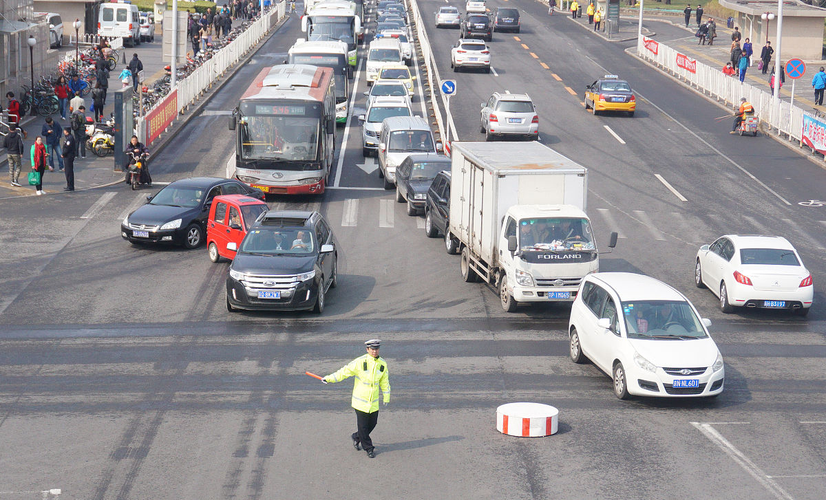 拥挤的马路怎么变得流畅