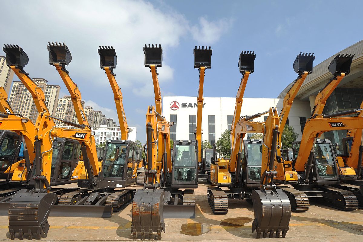 西安现代挖掘机培训学校为大家分享装车技巧