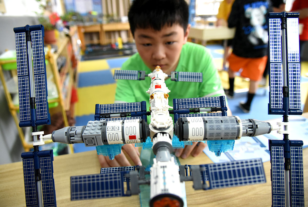 破晓宇航员积木拼装玩具 - 中国航天模型，生日礼物，六一儿童节礼物