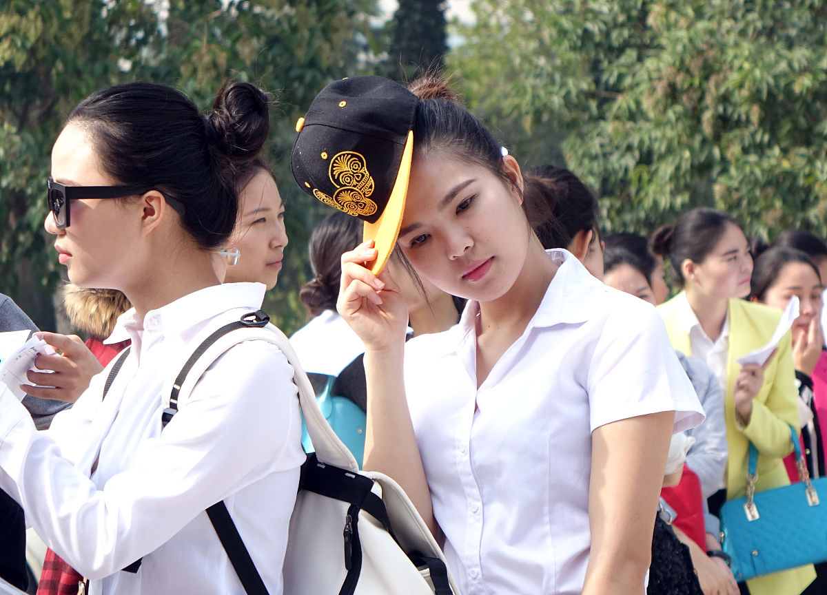 初中毕业生能读贵阳航空学校的空姐专业吗？