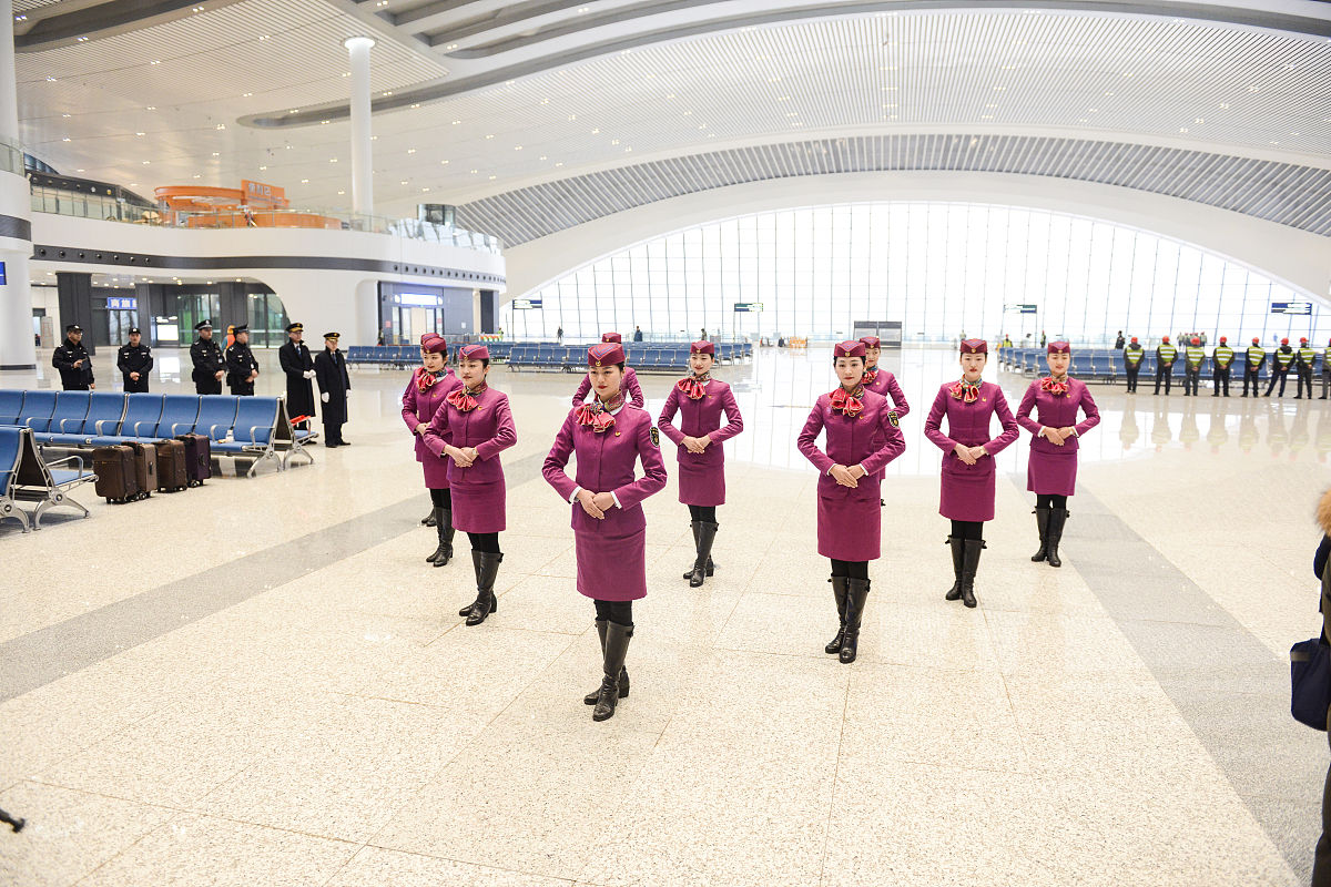 谈谈中华优秀礼仪文化的思想精华和时代价值能体现在站务人员礼仪素养的哪些方面？