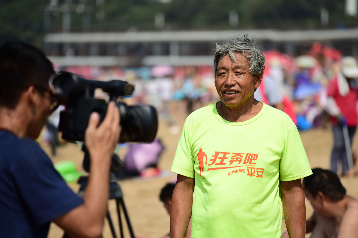 2018年8月10日,青岛.辛辛苦苦几个小时,摆出来的字又带不走,为什么陈