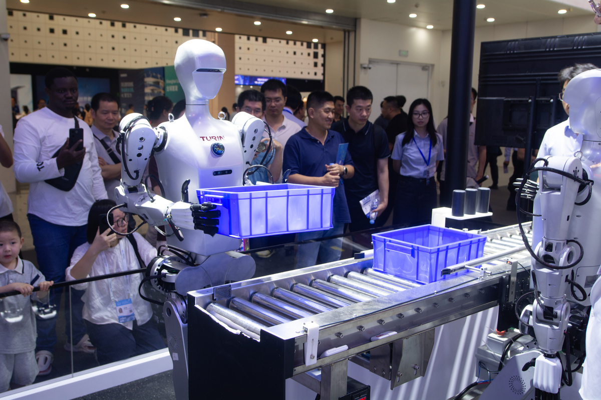 霍山职业学校2023年新专业：机器人技术、智能制造等热门领域