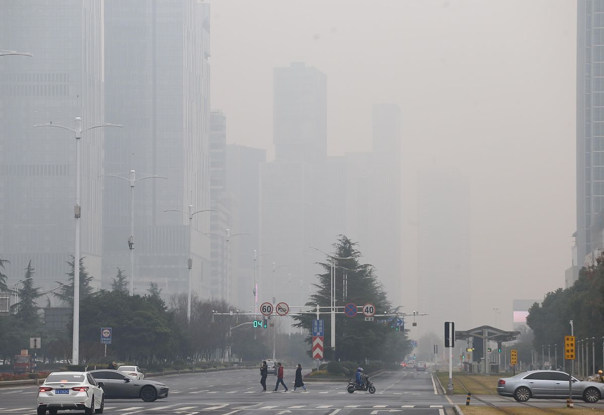 佳木斯市空气污染案例：雾霾天气与治理措施