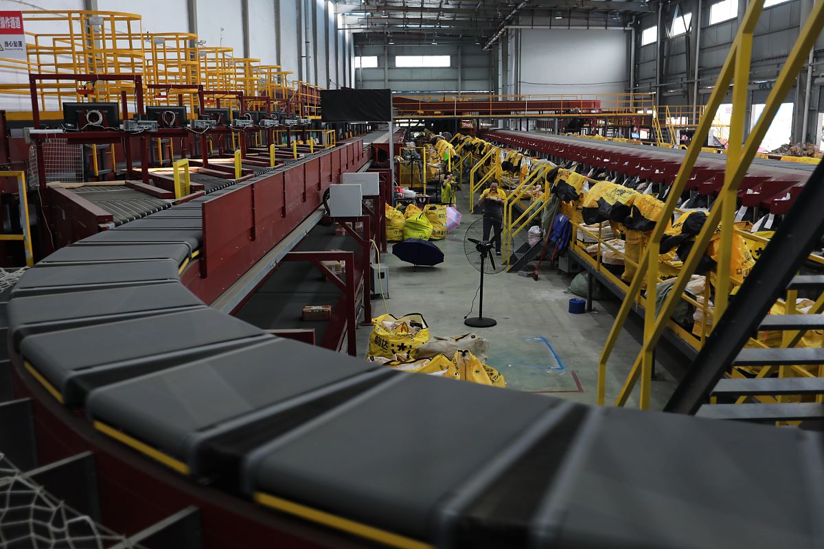 重庆职业学校物流管理专业：优势解析，未来发展无忧