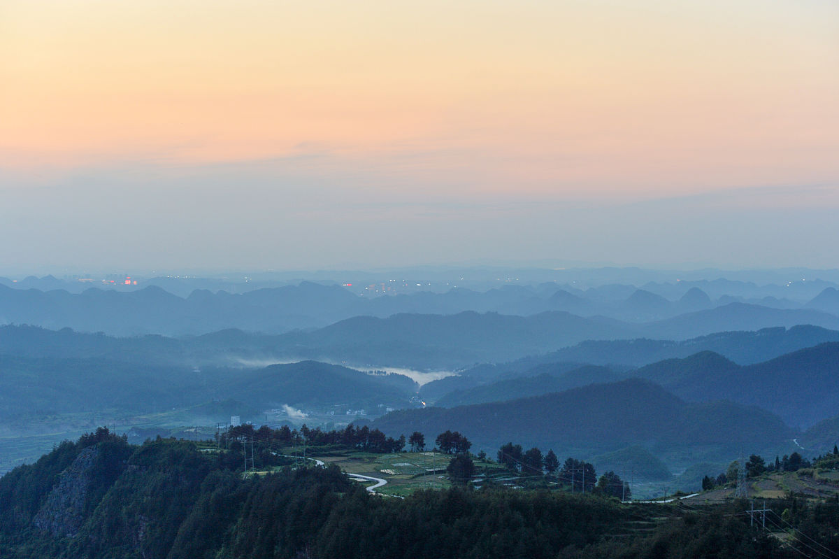 贵州工商职业学院联系电话 - 0851-85810500