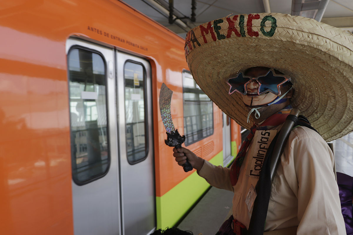 100字的笑话为什么猪不能当警察？因为它只会猪叫不会警告！2023年了