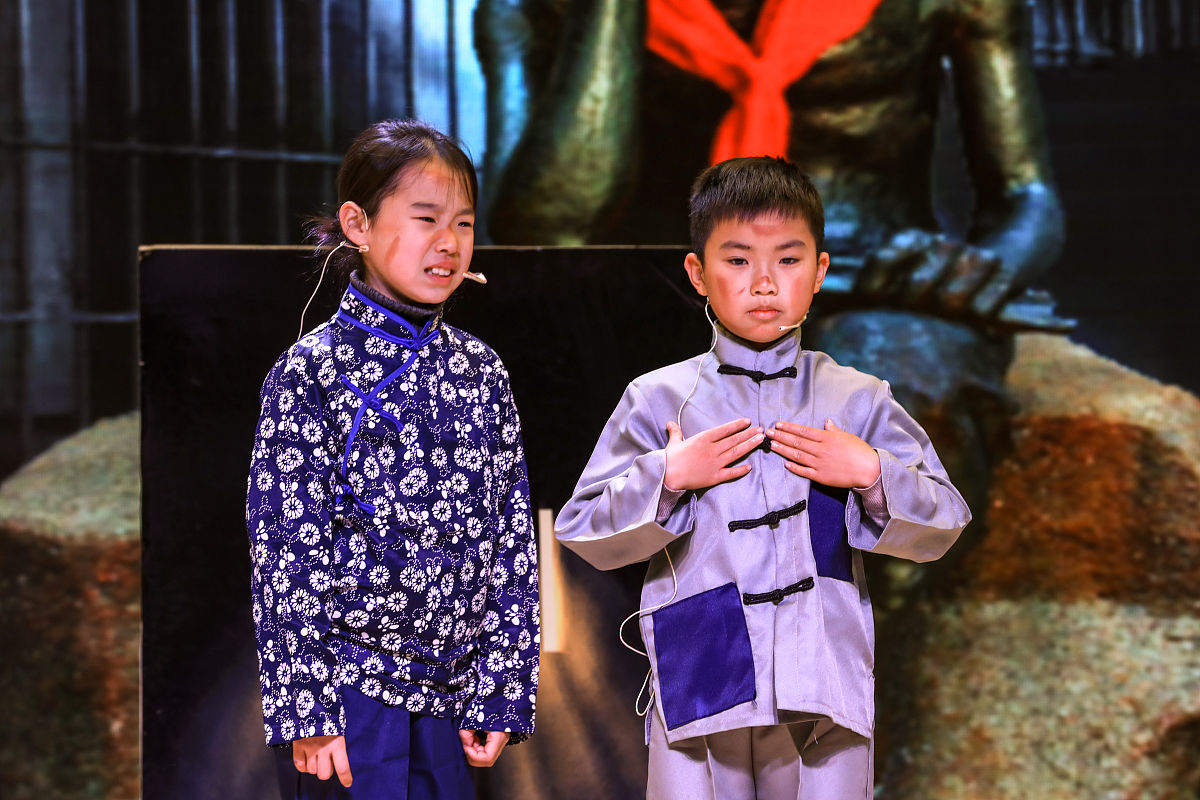 小学课本剧剧本：桥上的伙伴