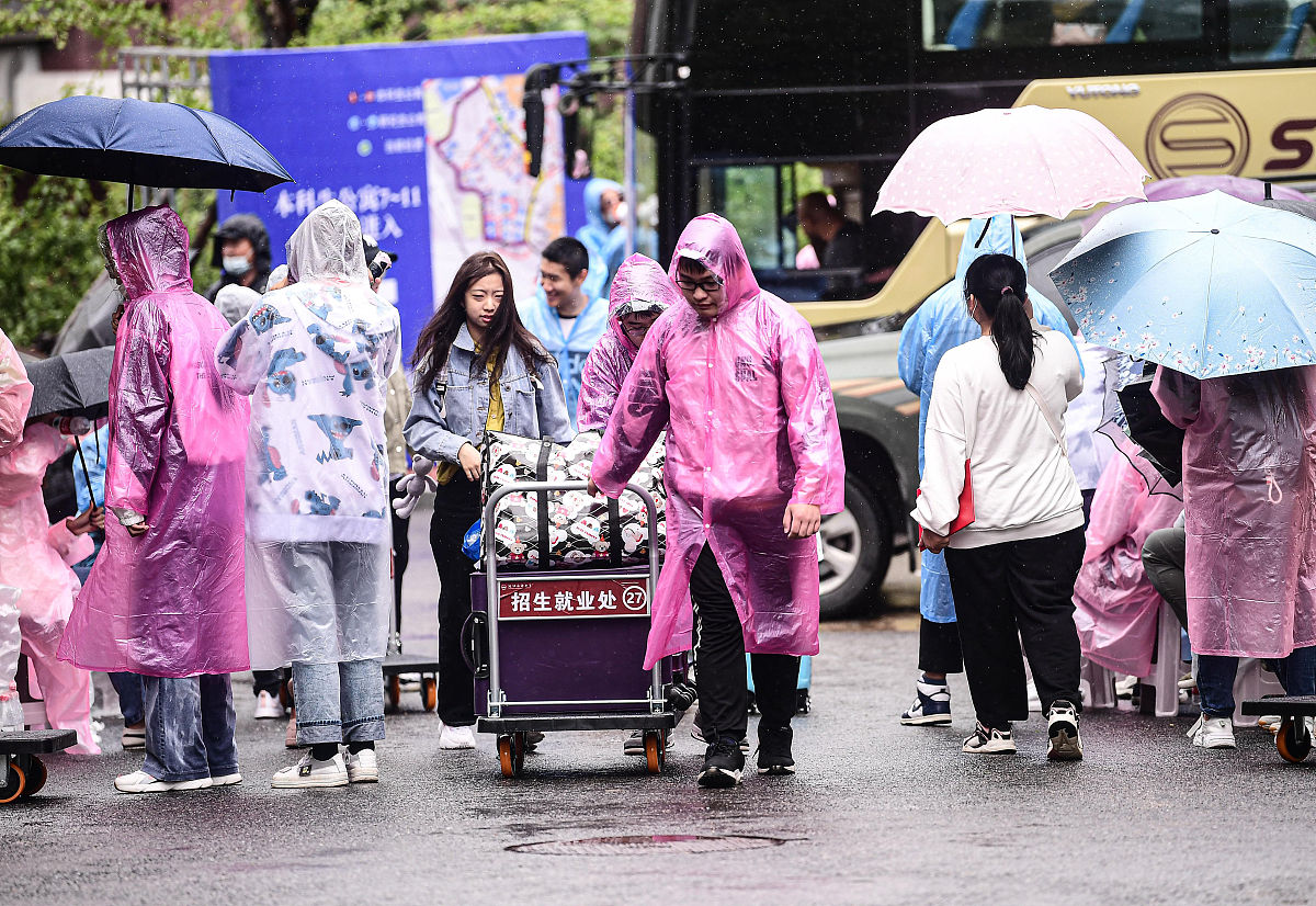 辽宁中医药大学招生电话怎么样