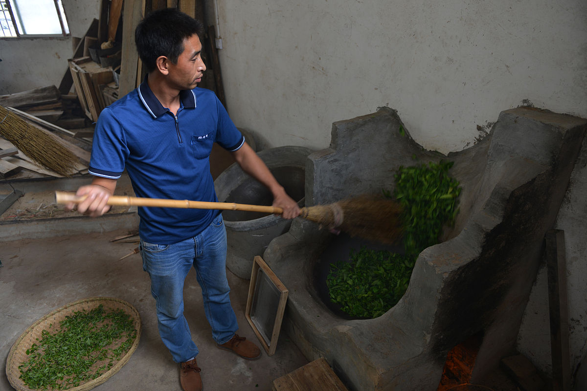茶多酚与铁离子络合反应：影响及应对