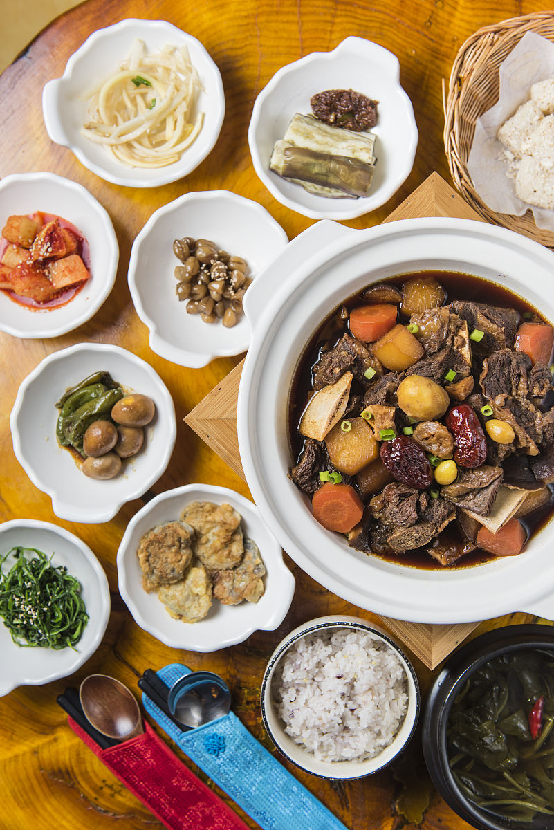 2015年10月10日,吉林延边,延吉,延吉美食餐厅酒馆咖啡店. 韩屋茶苑美