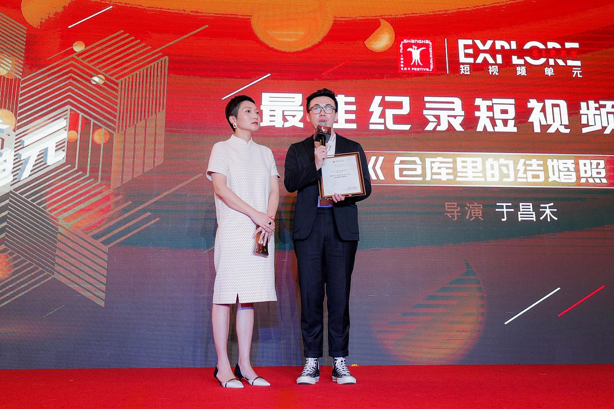 爆款情侣故事采访视频制作秘诀：百万播放量不再是梦！