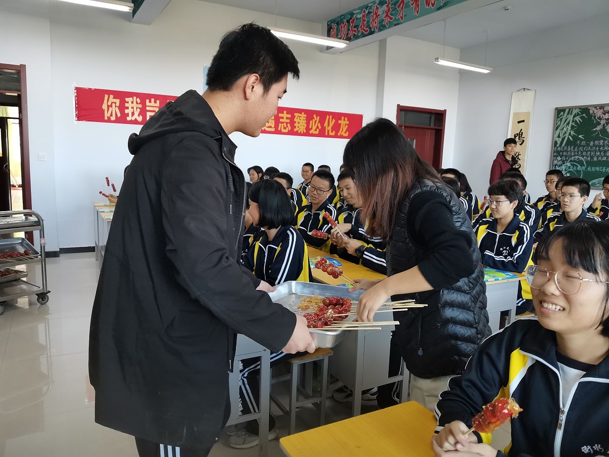 班级志愿服务创新创业委员工作学年计划不少于100字