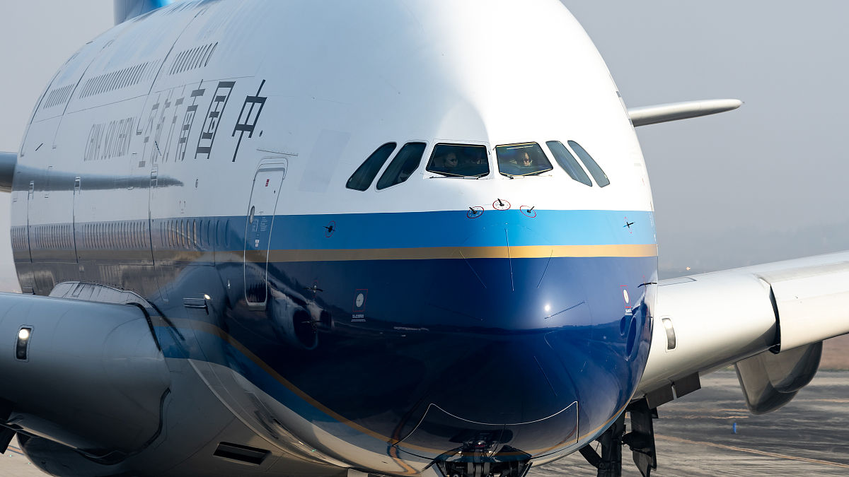 2021年1月22日,成都,中国南方航空的世界最大客机空客a380.