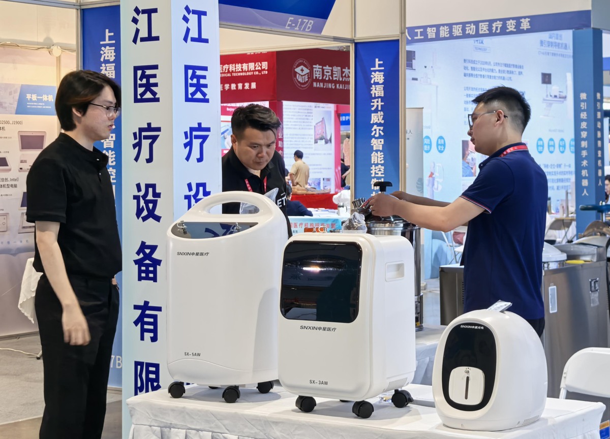 关于数字化口腔平台助力乡村振兴口腔健康服务的项目策划书从以下几点进行展开：1项目概述11 项目背景12 项目内容或核心技术13 服务对象14 服务模式15 项目业绩16 团队介绍17 社会效益注重受众分析18 引领教育2项目或社会组织基本情况21 项目或社会组织简介22 项目或社会组织架构23 项目或社会组织团队24 项目或社会组织管理3服务业绩与分析31 需求分析32 服务业绩统计33 同行对比