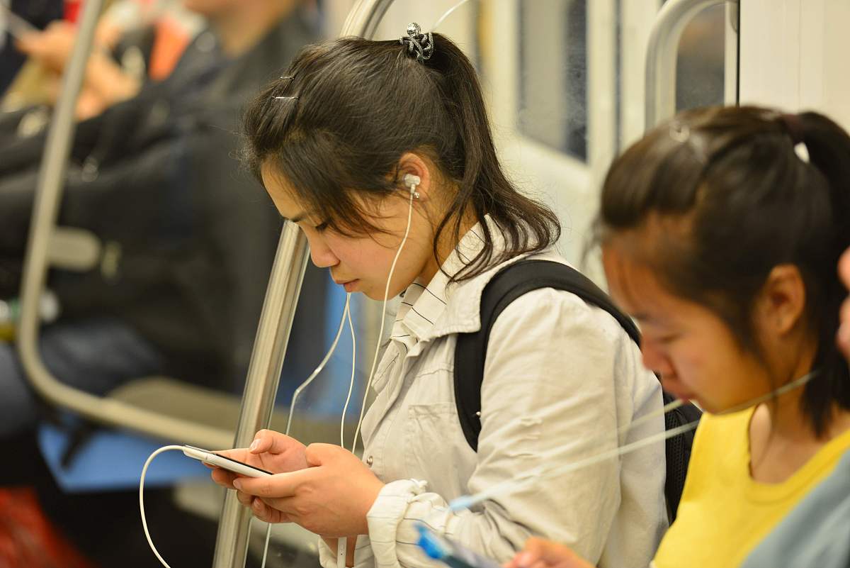 给Sampson写一段语文学科的评语。Sampson语文不是很好