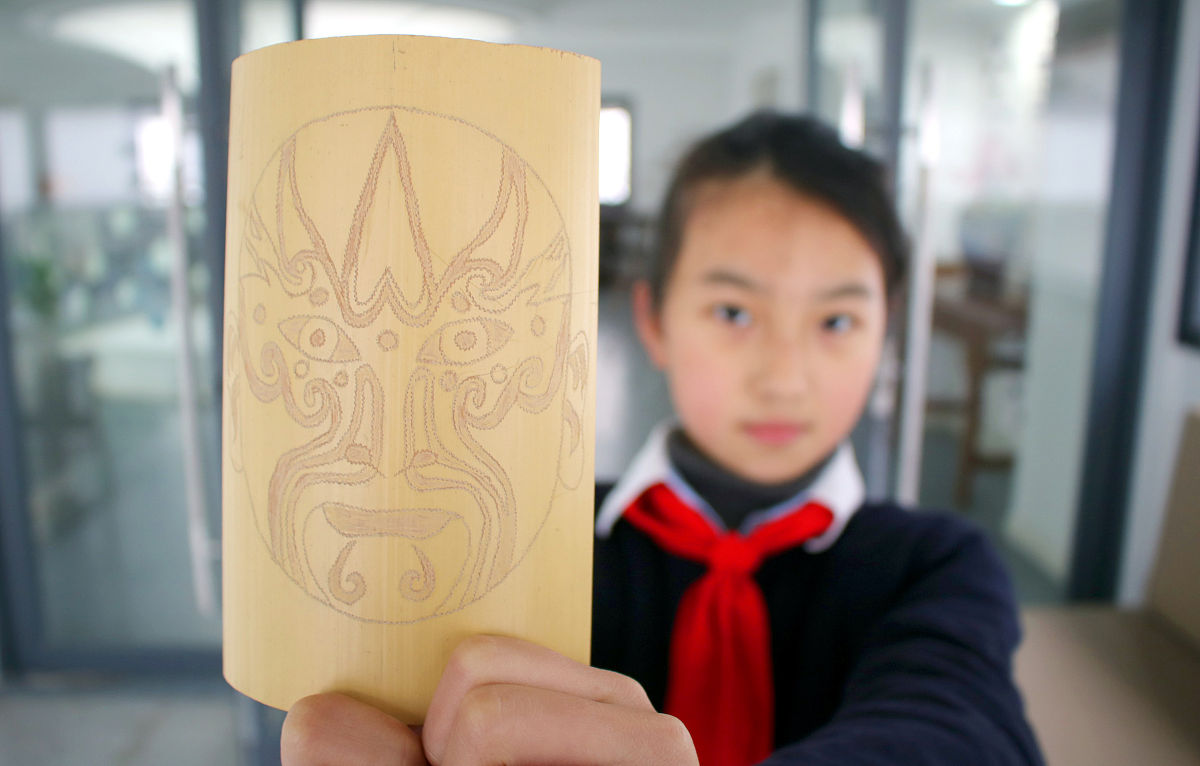 2019年1月4日,苏州市平江实验学校的一名学生在社团成果展示活动上展