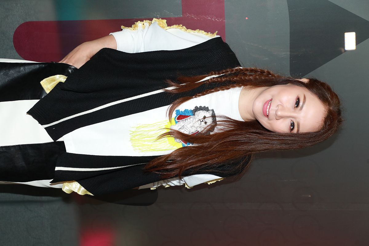 坚持不懈：一首关于追梦的中文流行歌曲