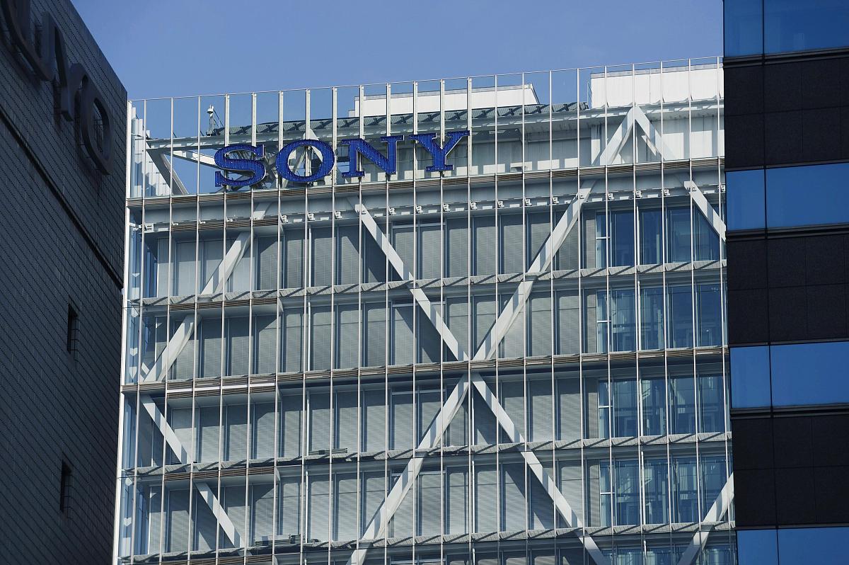 北京儿童医院钢结构主体工程首节钢柱吊装成功，开启45天安装2500吨倒计时