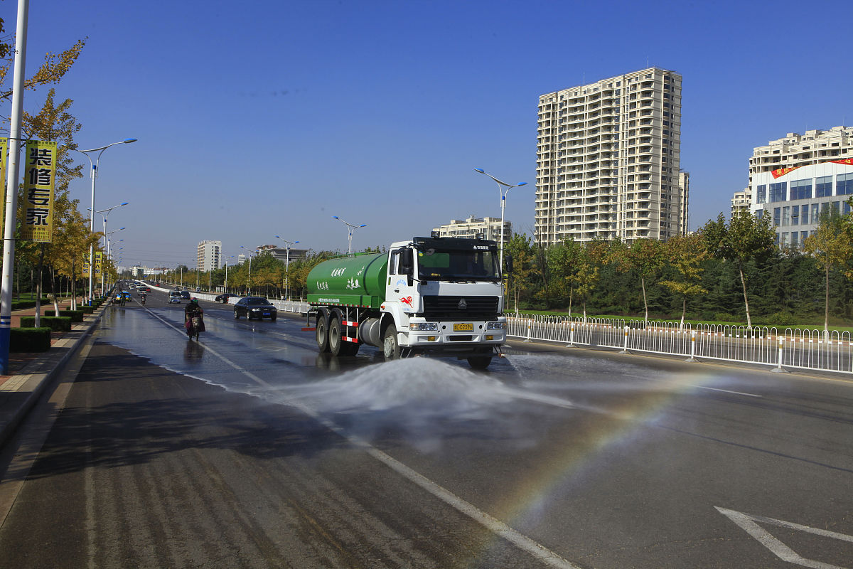 道路积尘治理建议：改善街道环境和空气质量