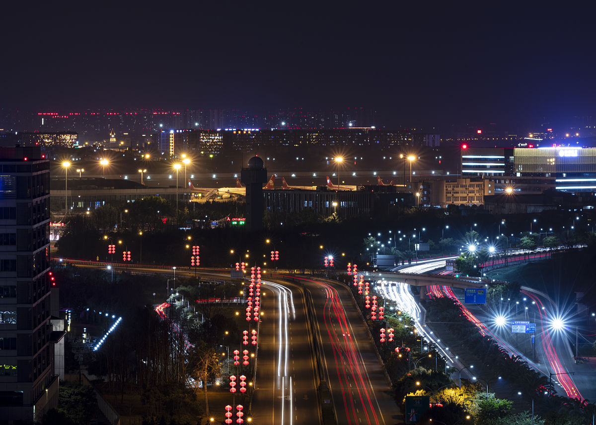 2021年2月5日,成都,城市夜景.