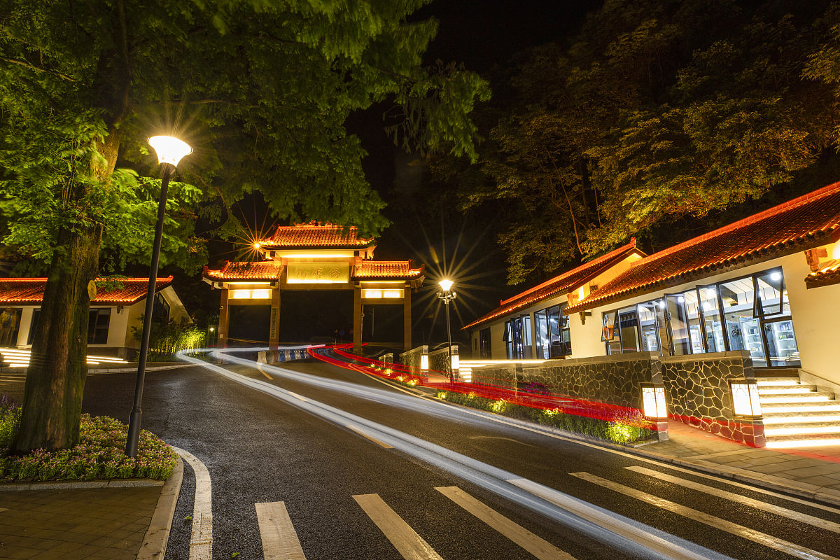 缙云山火，大学生勇扑火
