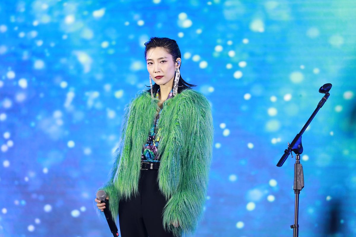 2020年12月24日,上海,明星现身ms上汽r汽车迎新演唱会 .苏诗丁