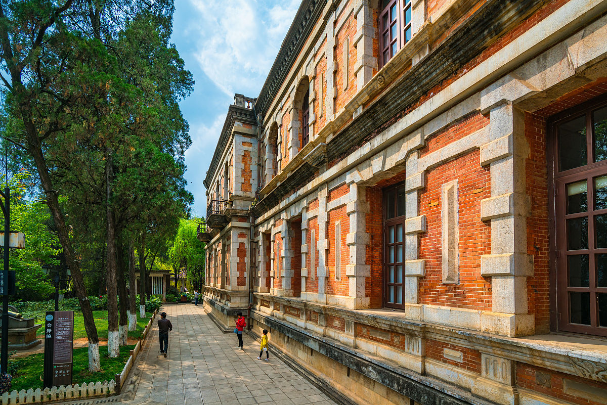 云南大学空乘专业招生简章2022年3+2五年制大专招生简章怎么样